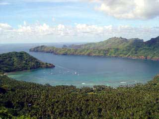 Ein Korallenriff in der Baie d`Anaho auf den Marquesas
